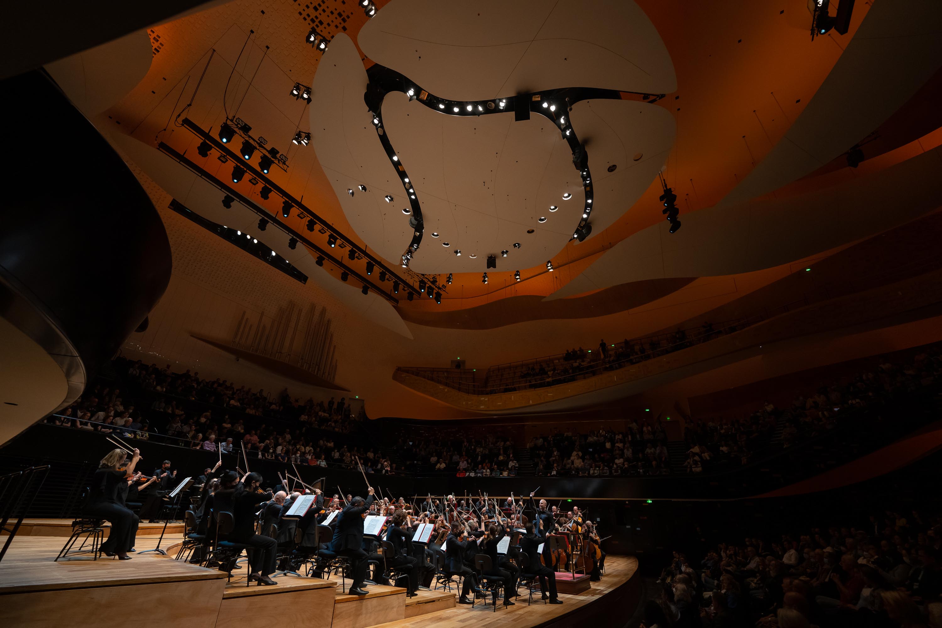 The last strains of the Symphony resound in the Philharmonie